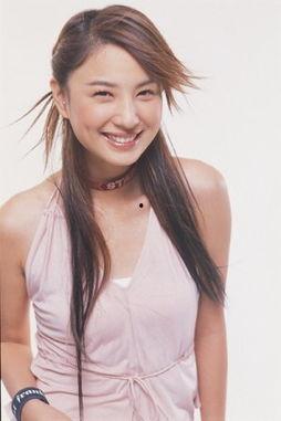 郑希怡的图片,光影交织下的时尚女神